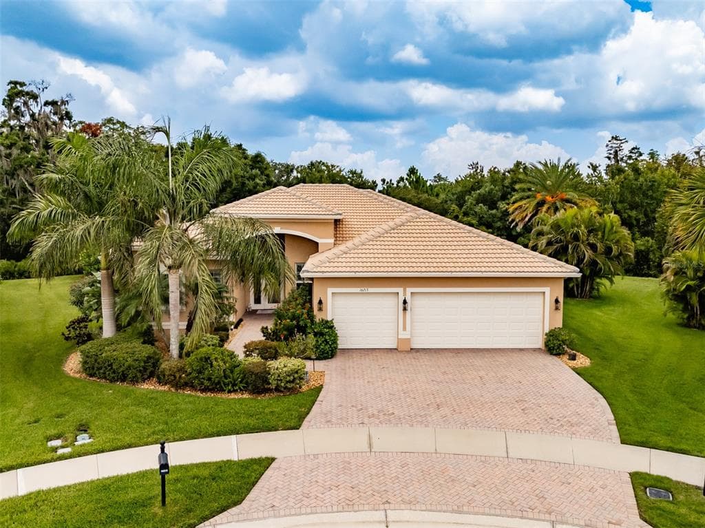 16213 DIAMOND BAY DRIVE WIMAUMA, FL 33598