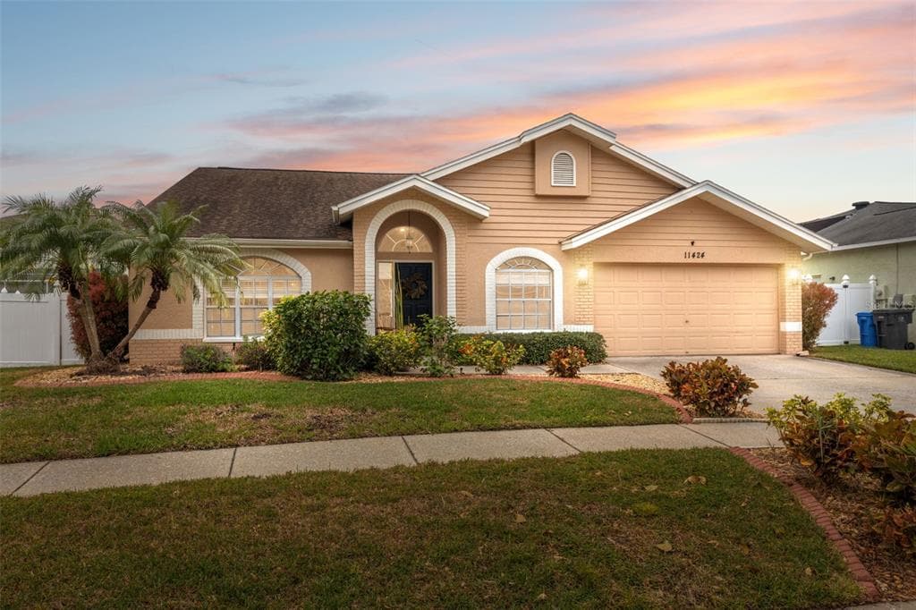 11424 ZENITH CIRCLE