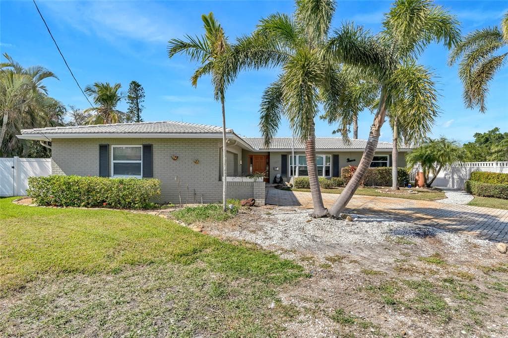 4801 VENETIAN PLACE NE ST PETERSBURG, FL 33703