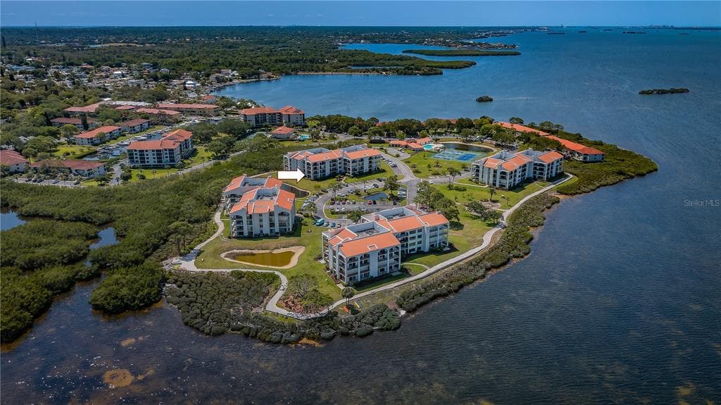 102 MARINER DRIVE TARPON SPRINGS, FL 34689