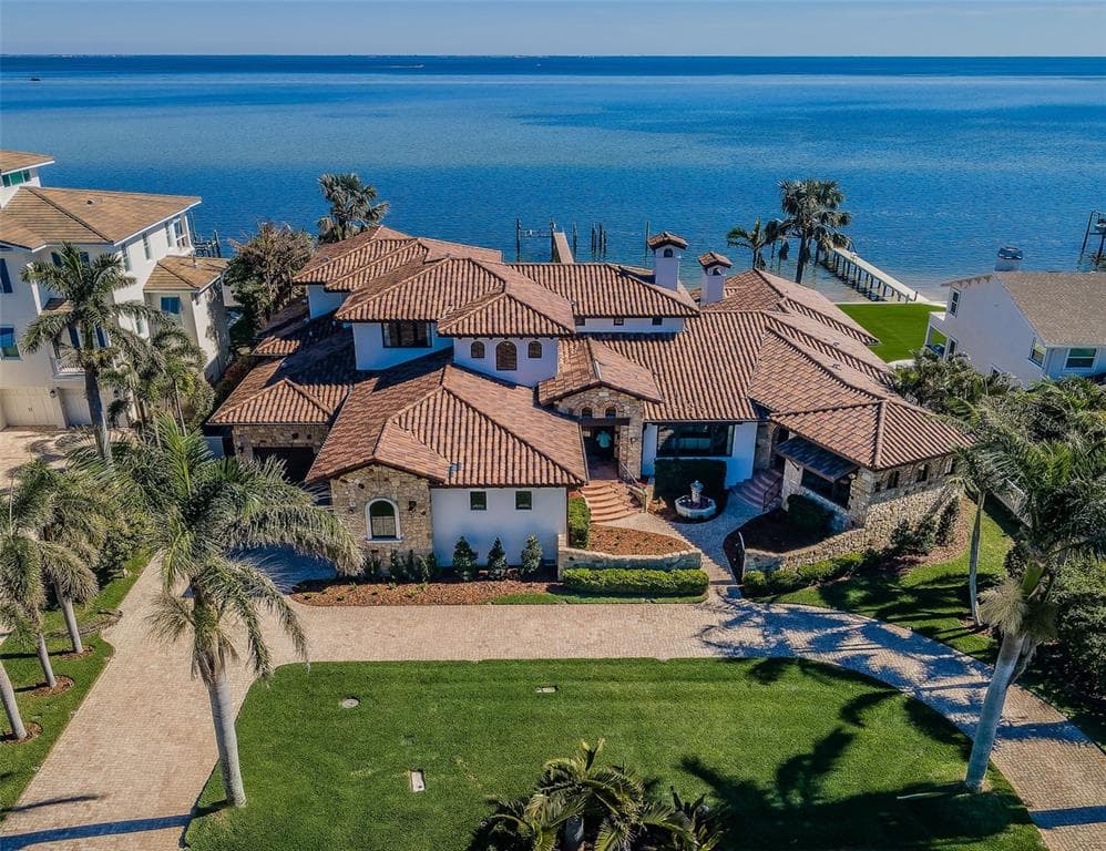 3901 BAYSHORE BOULEVARD NE ST PETERSBURG, FL 33703