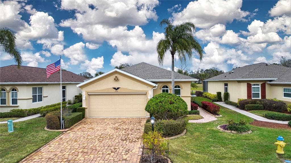 1937 STERLING GLEN COURT SUN CITY CENTER, FL 33573