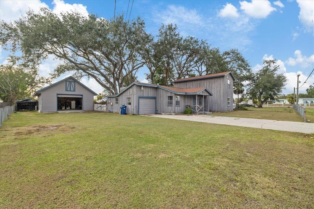 4904 9TH STREET COURT E BRADENTON, FL 34203