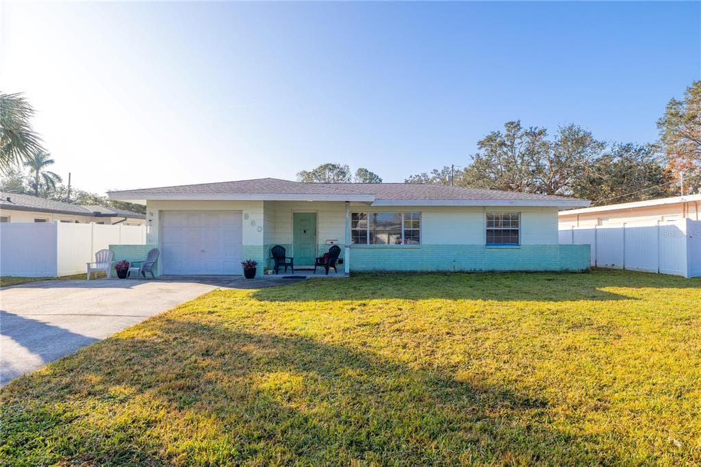 960 43RD AVENUE NE ST PETERSBURG, FL 33703