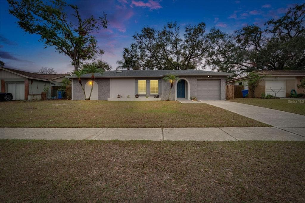 2211 WHITNEY PLACE VALRICO, FL 33594