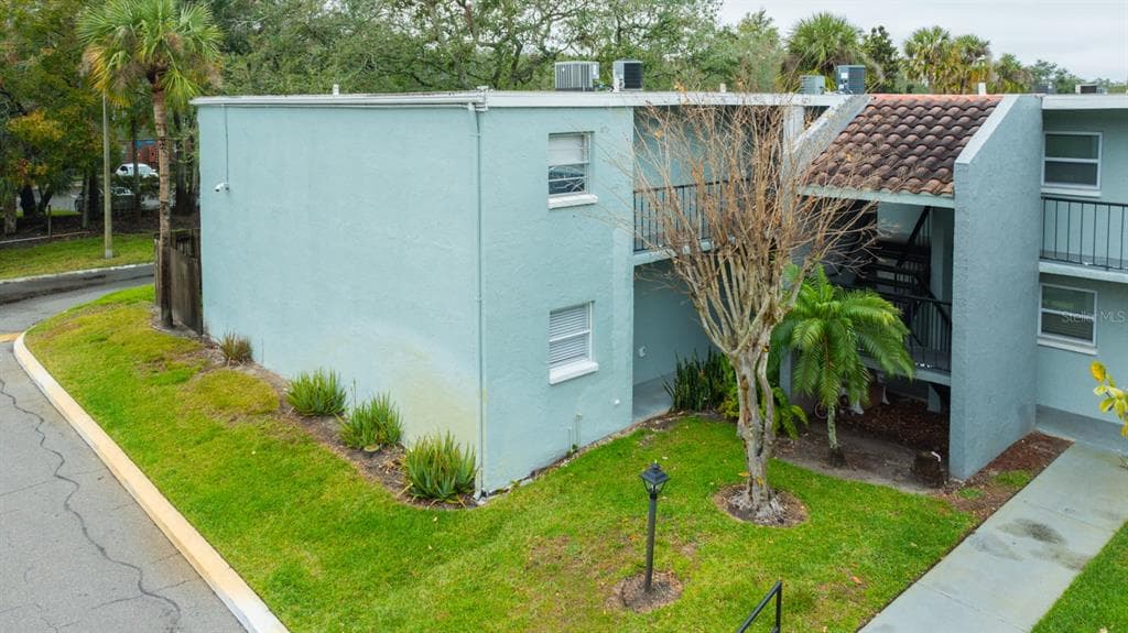 14417 AMERICANA CIRCLE UNIT 105 TAMPA, FL 33613