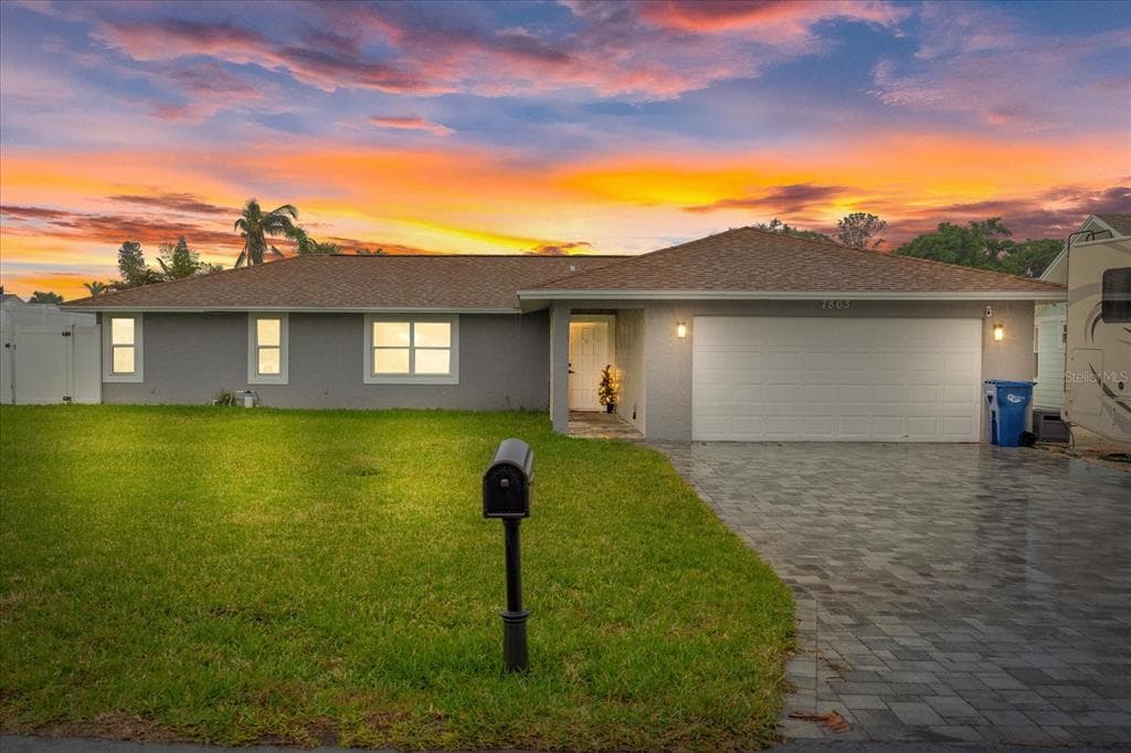 7803 24TH AVENUE W BRADENTON, FL 34209
