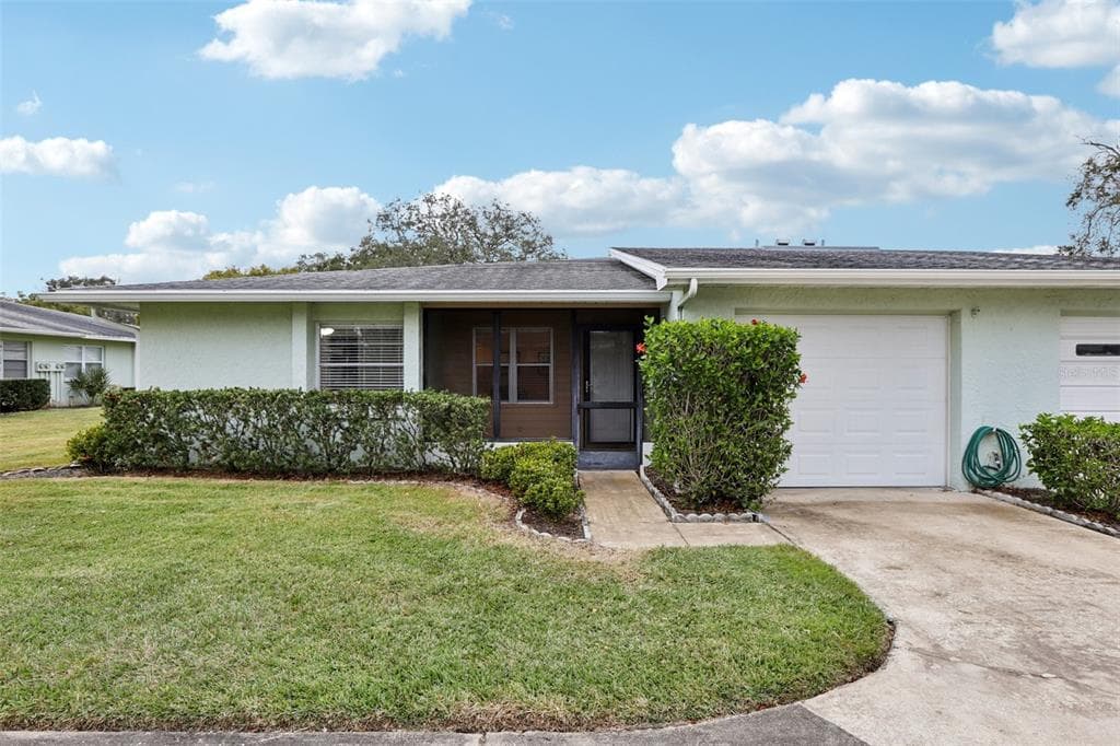 2832 ORANGE TREE CIRCLE N UNIT B PALM HARBOR, FL 34684