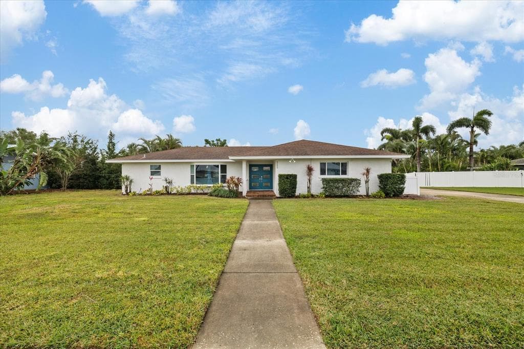 5205 26TH AVENUE W BRADENTON, FL 34209