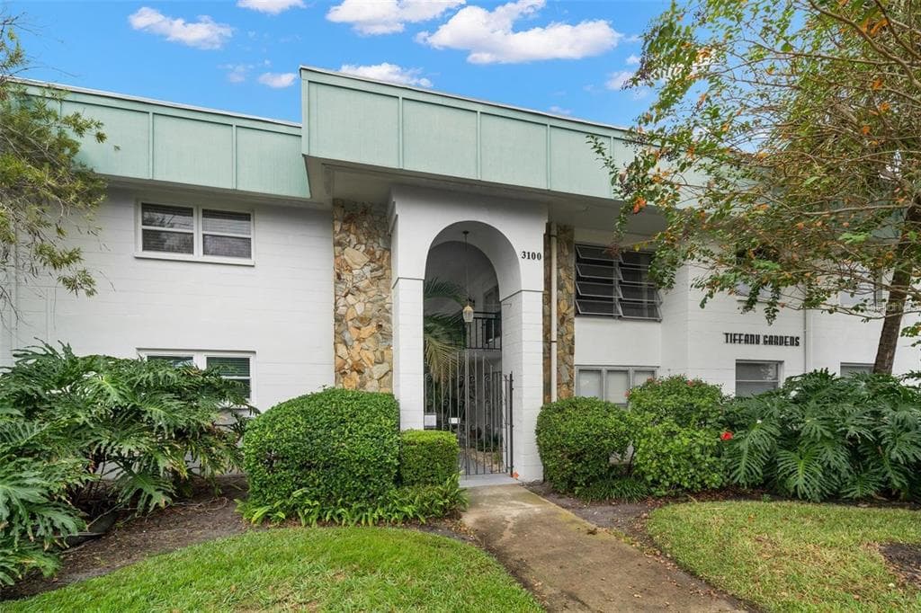 3100 HARTFORD STREET N UNIT 224 ST PETERSBURG, FL 33713
