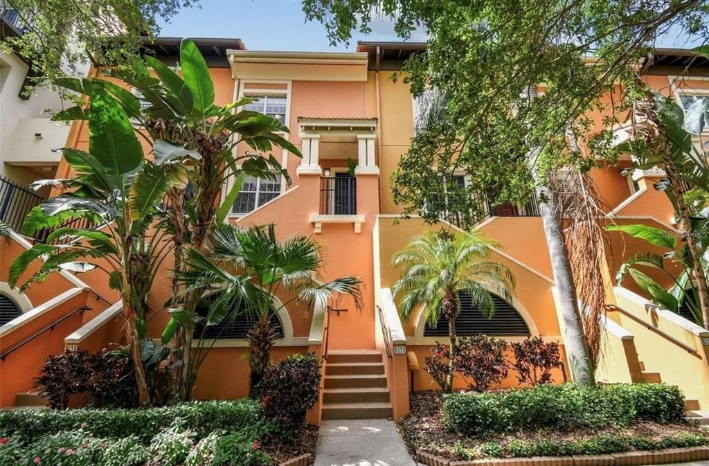 200 4TH AVENUE S UNIT 142