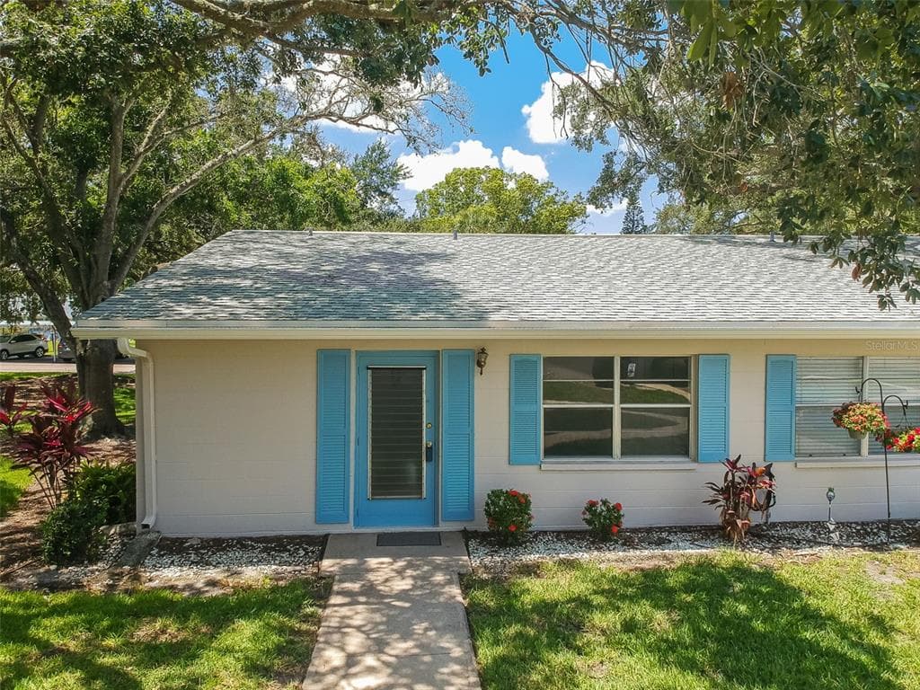 402 DORCHESTER PLACE UNIT 28 SUN CITY CENTER, FL 33573