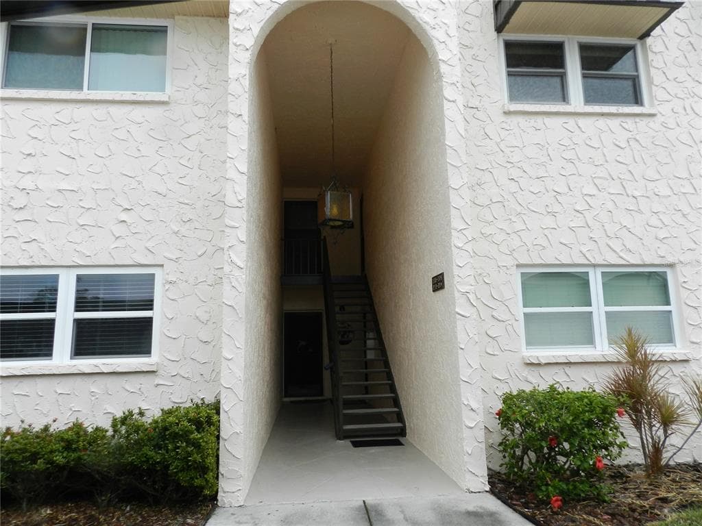 214 ELMWOOD CIRCLE UNIT 214 SEMINOLE, FL 33777
