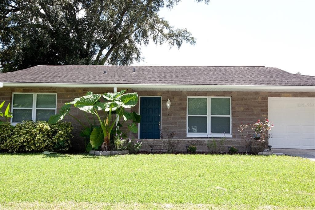 1215 OAKHILL STREET SEFFNER, FL 33584