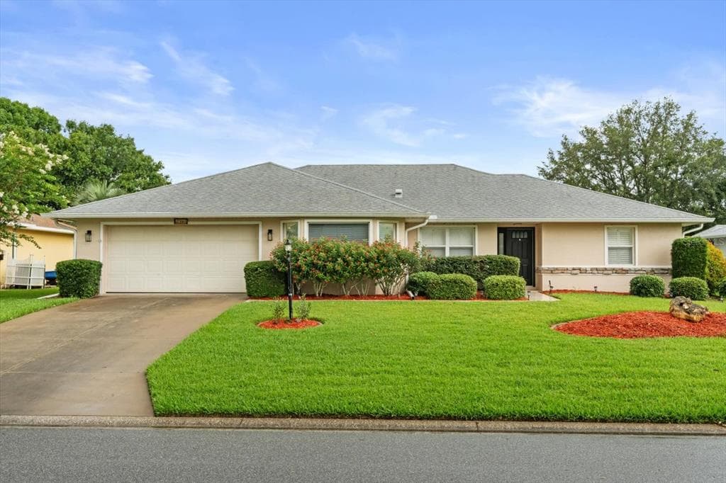 27100 RACQUET CIRCLE LEESBURG, FL 34748