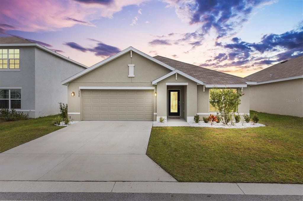 8638 TRIUMPH CIRCLE WILDWOOD, FL 34785