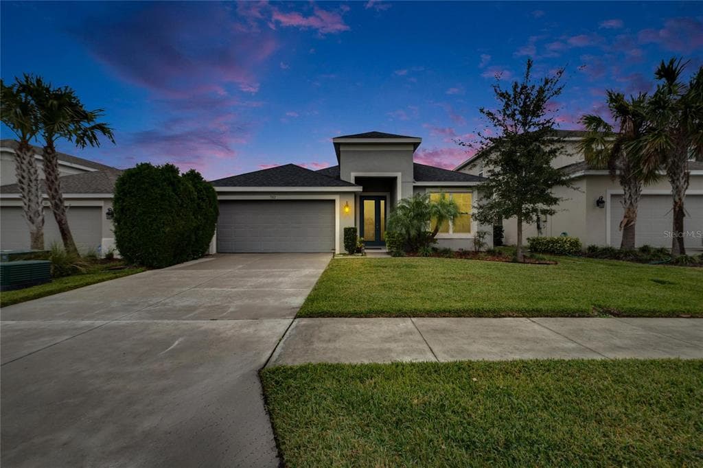 7102 WESLEY PALM WAY WESLEY CHAPEL, FL 33545