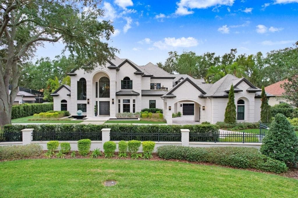 16220 VILLARREAL DE AVILA TAMPA, FL 33613