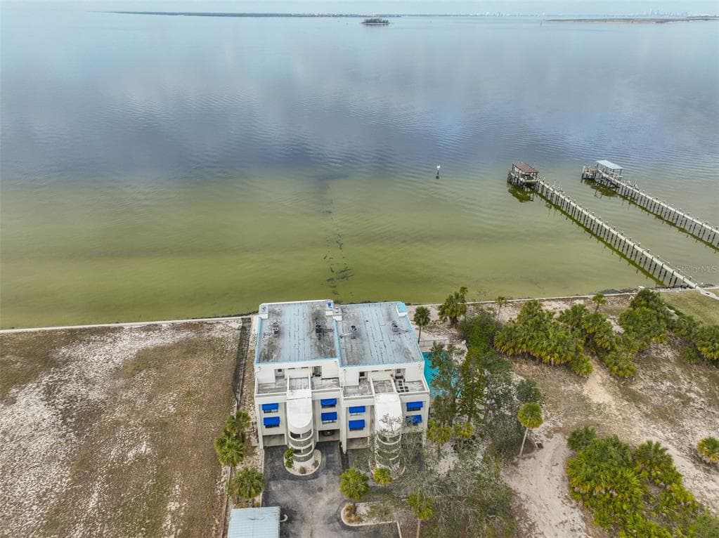6504 SURFSIDE BOULEVARD UNIT 5 APOLLO BEACH, FL 33572