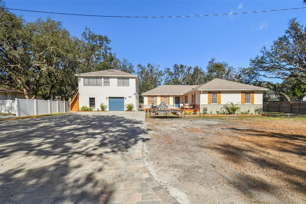 13833 VACATION LANE
