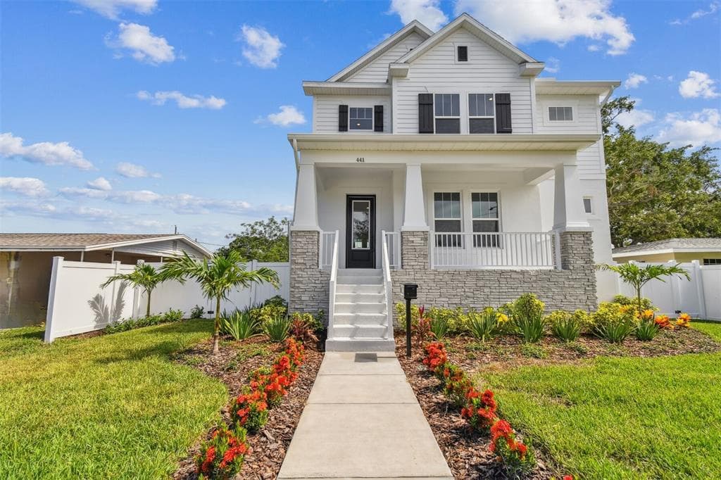 441 42ND AVENUE NE ST PETERSBURG, FL 33703
