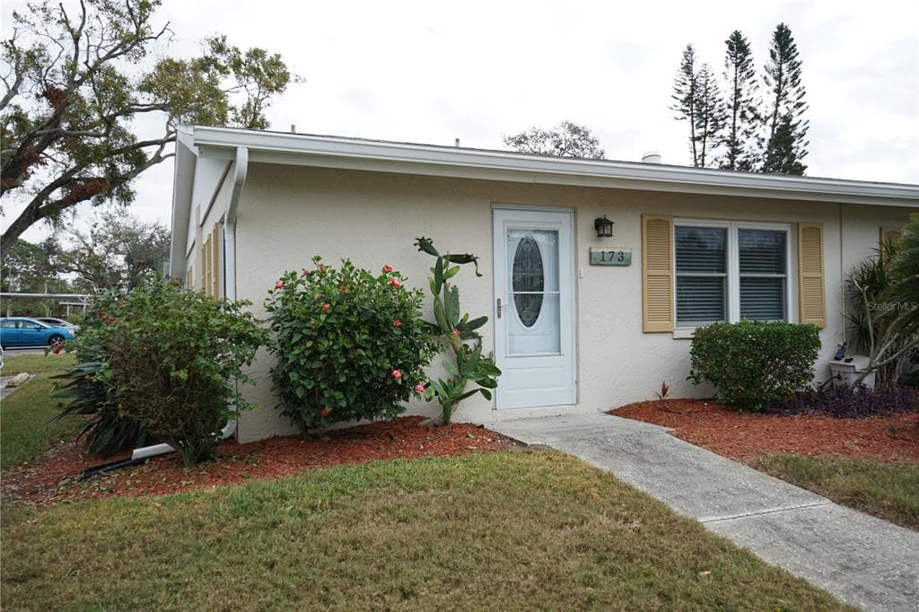 2202 CLUBHOUSE DRIVE UNIT 173 SUN CITY CENTER, FL 33573