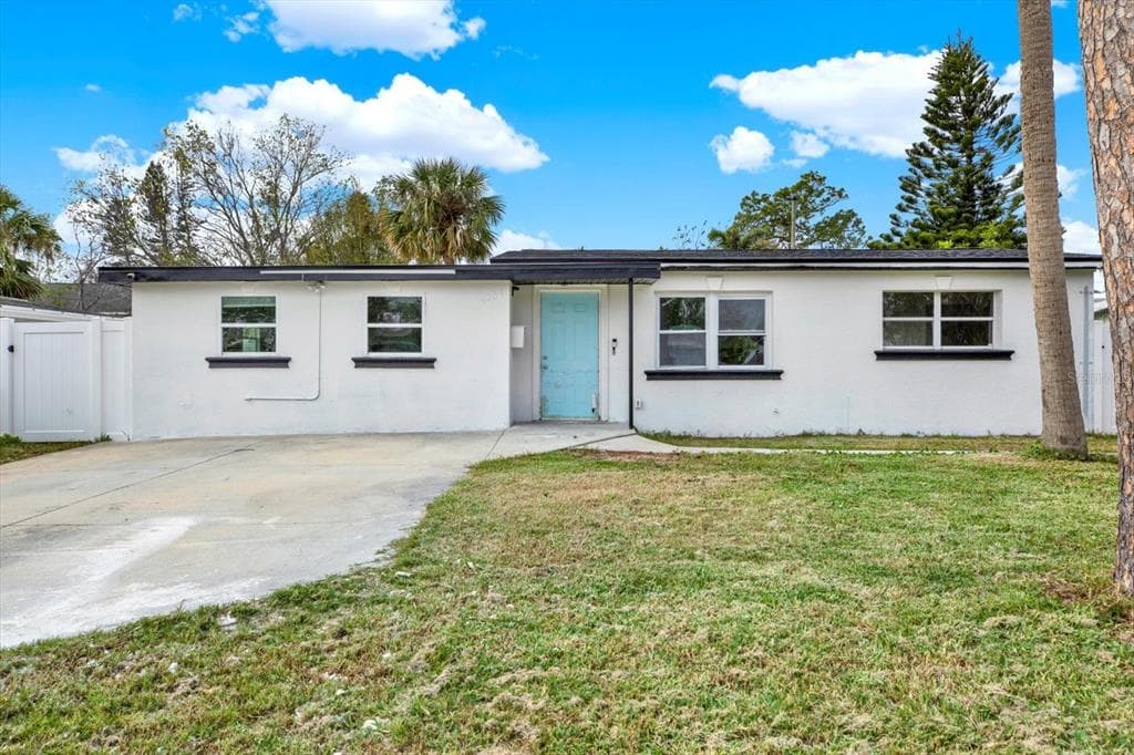 4234 DES MOINES STREET NE ST PETERSBURG, FL 33703