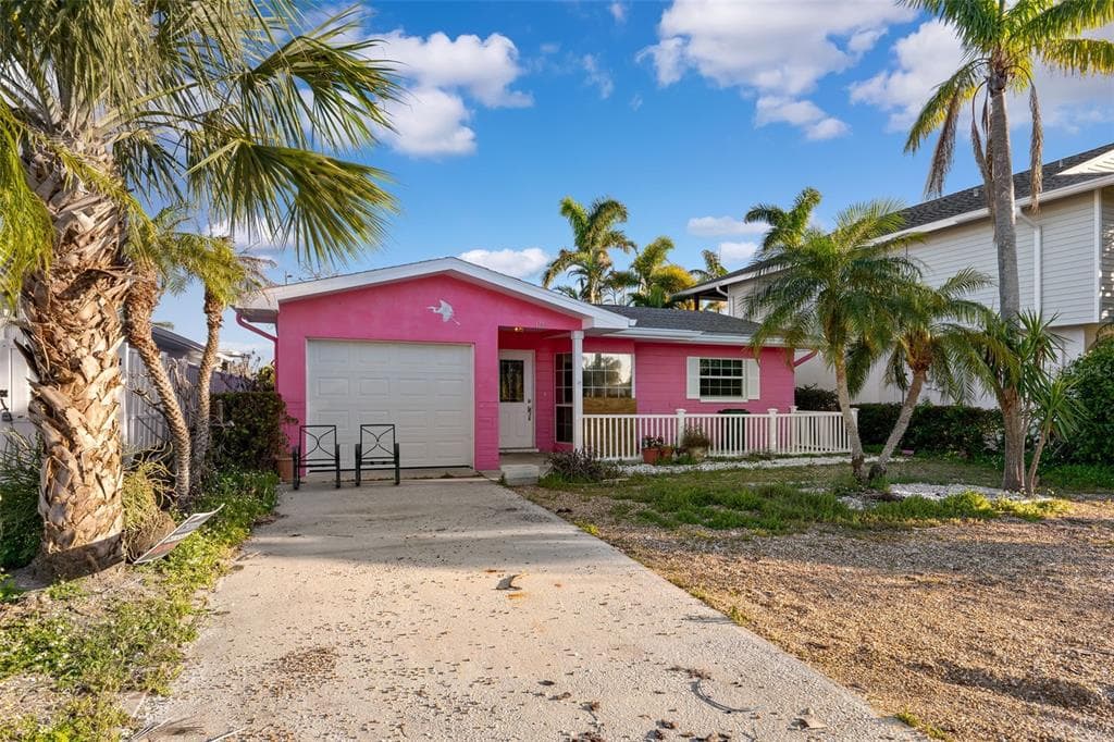 129 WALL STREET REDINGTON SHORES, FL 33708