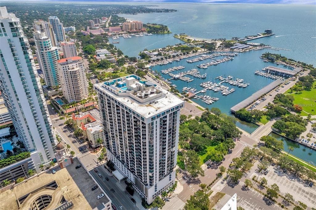 1 BEACH DRIVE SE UNIT 1203 ST PETERSBURG, FL 33701