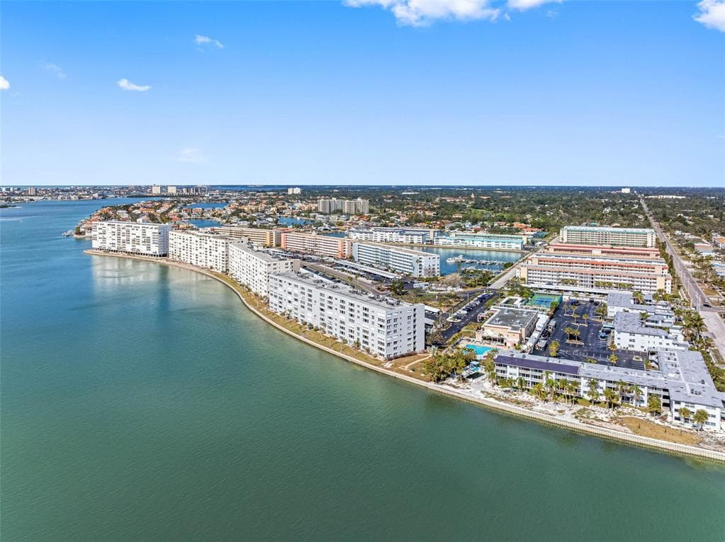 3010 59TH STREET S UNIT 304 GULFPORT, FL 33707