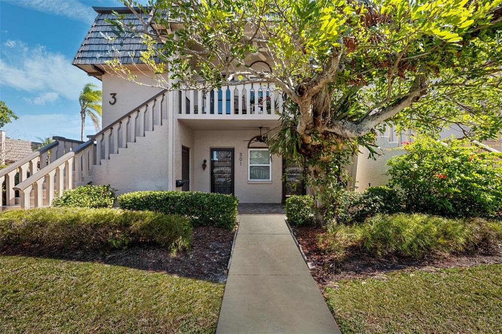 301 CORDOVA GREEN SEMINOLE, FL 33777