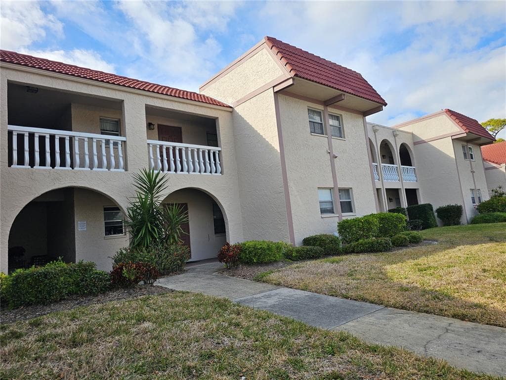 9700 STARKEY ROAD UNIT 114 SEMINOLE, FL 33777