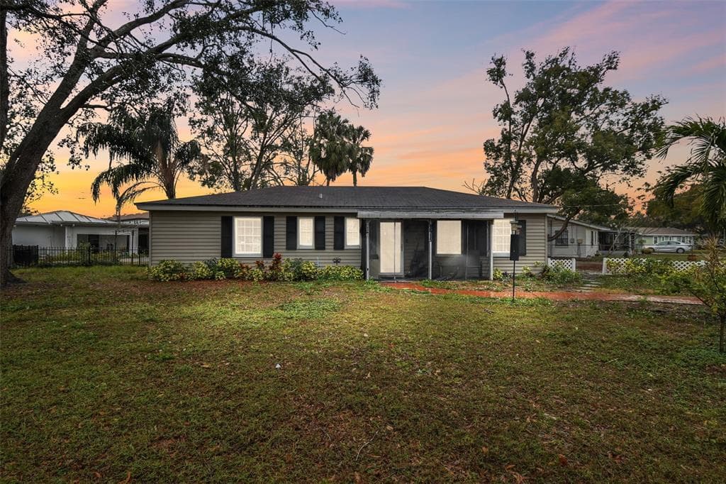 3915 W PEARL AVENUE TAMPA, FL 33611
