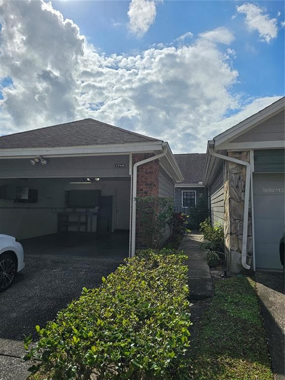 1746 CASTLE ROCK ROAD TAMPA, FL 33612