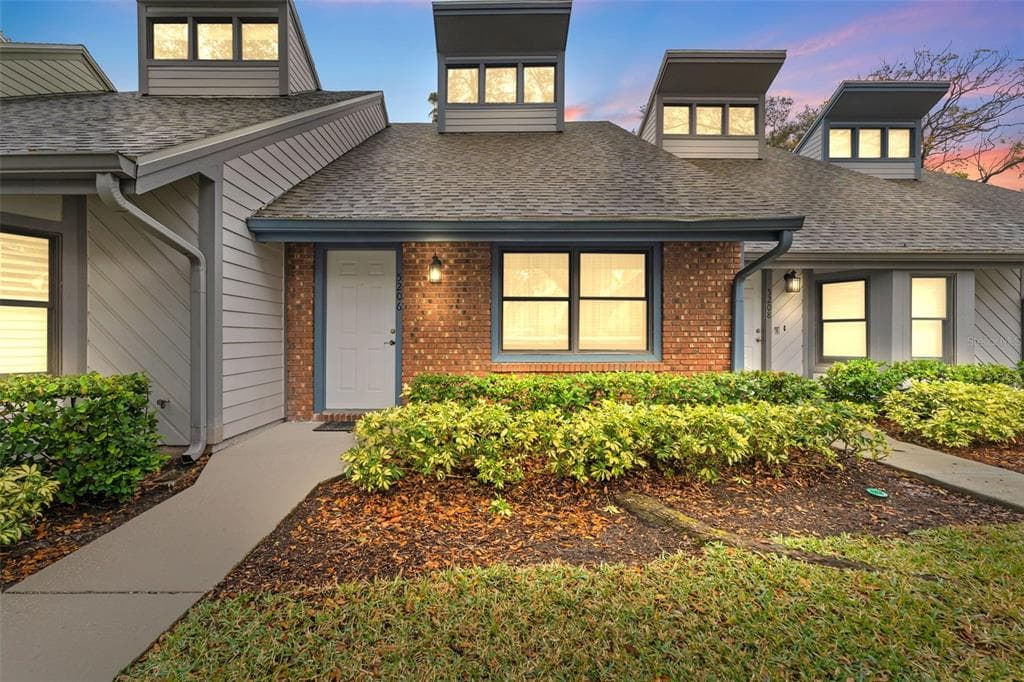 5206 PINE MILL COURT TEMPLE TERRACE, FL 33617