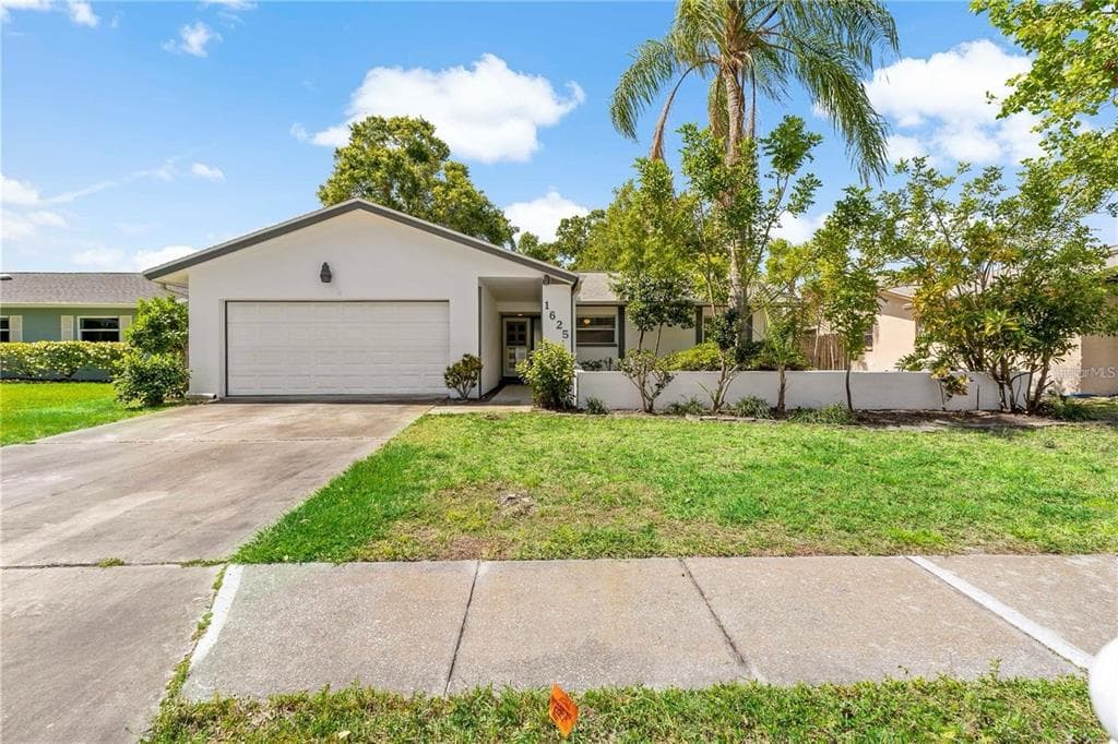 1625 DALE CIRCLE S DUNEDIN, FL 34698