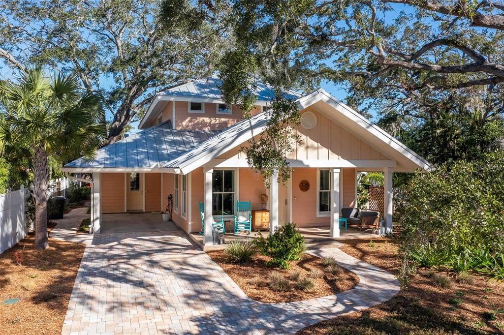 728 WOOD STREET DUNEDIN, FL 34698