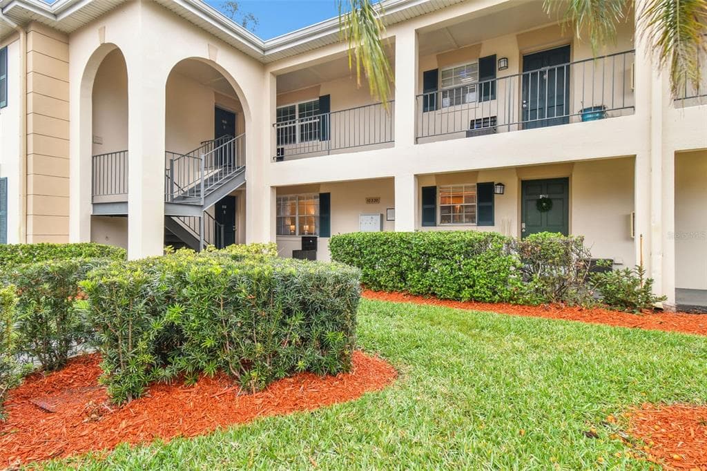 10330 CARROLLWOOD LANE UNIT 93 TAMPA, FL 33618