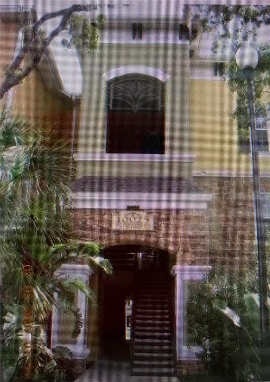 10025 COURTNEY PALMS BOULEVARD UNIT 101 TAMPA, FL 33619