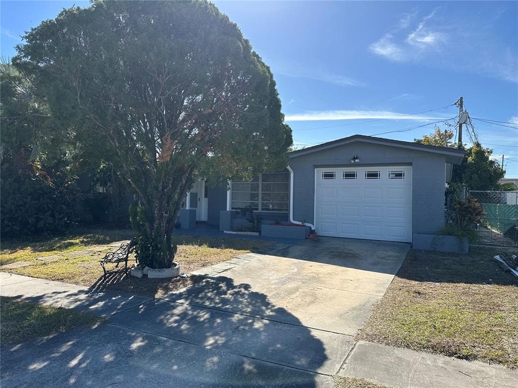 5344 NANCY LANE HOLIDAY, FL 34690