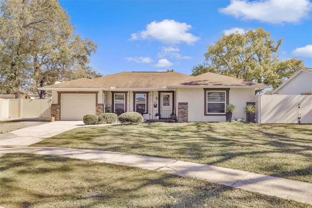 6805 AMBASSADOR COURT TAMPA, FL 33615