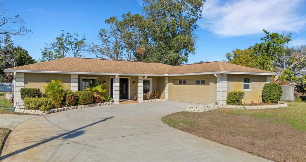 2803 W LAKE AVENUE TAMPA, FL 33607