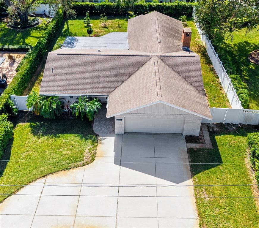 2620 RENATTA DRIVE BELLEAIR BLUFFS, FL 33770