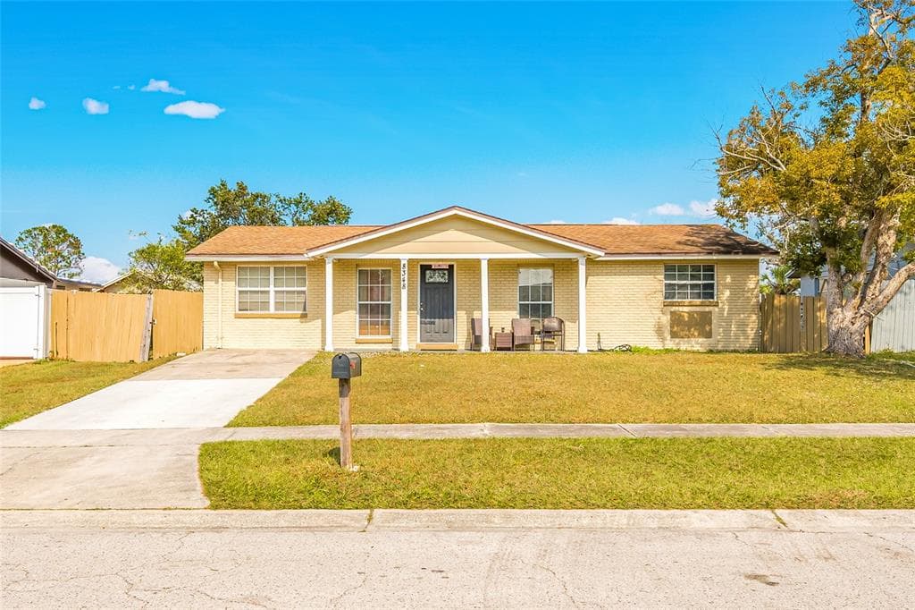 8348 GARRISON CIRCLE TAMPA, FL 33615