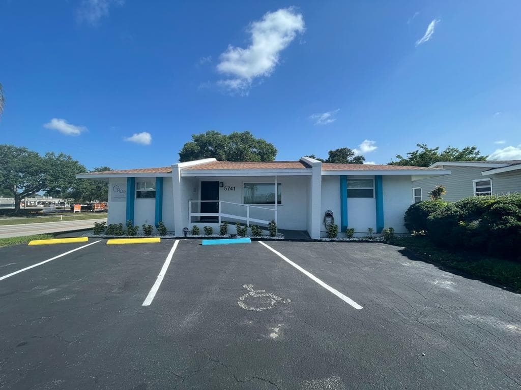 5741 9TH AVENUE N ST PETERSBURG, FL 33710