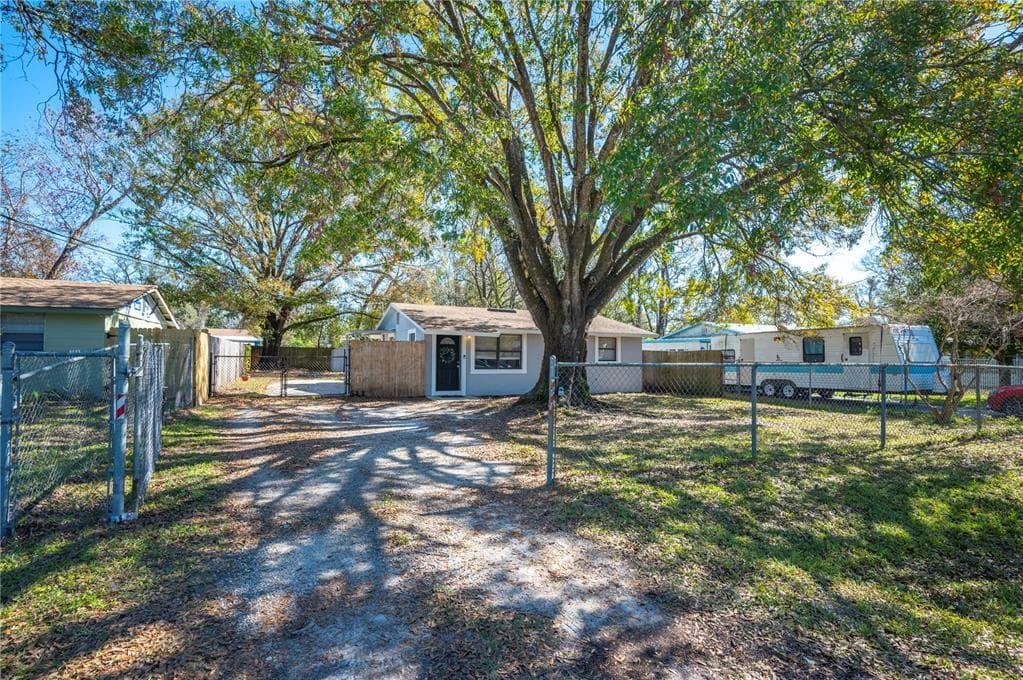 833 WASENA AVENUE LAKELAND, FL 33815