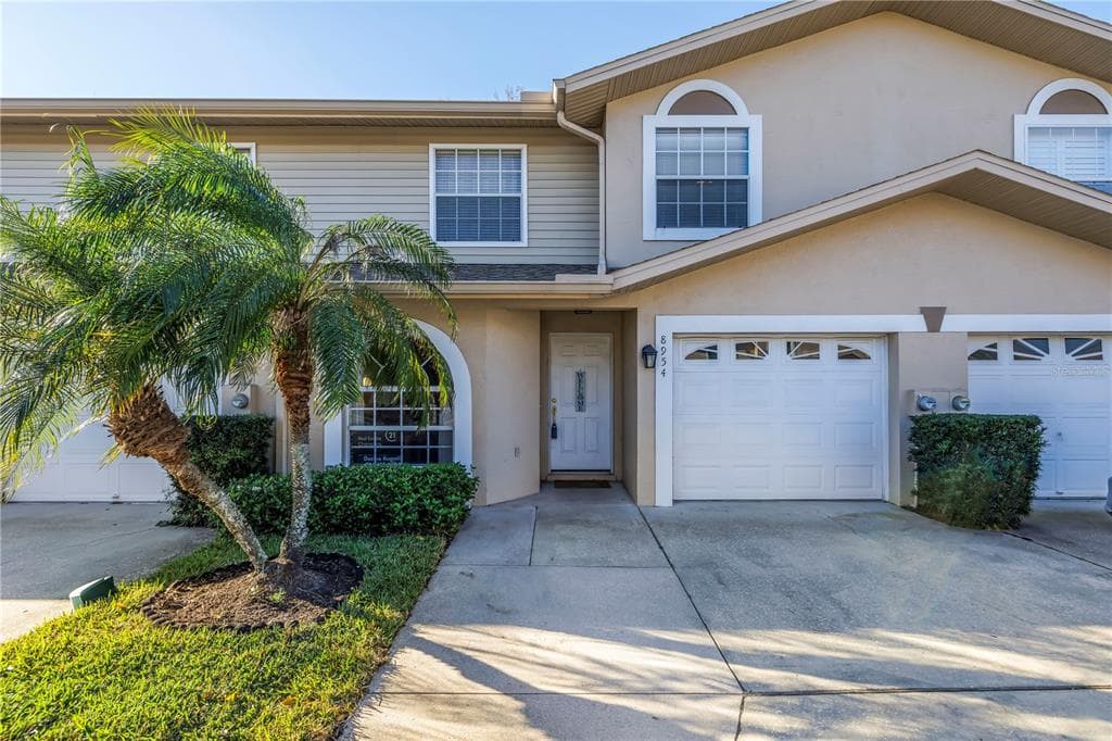 8954 ANTIGUA DRIVE SEMINOLE, FL 33777