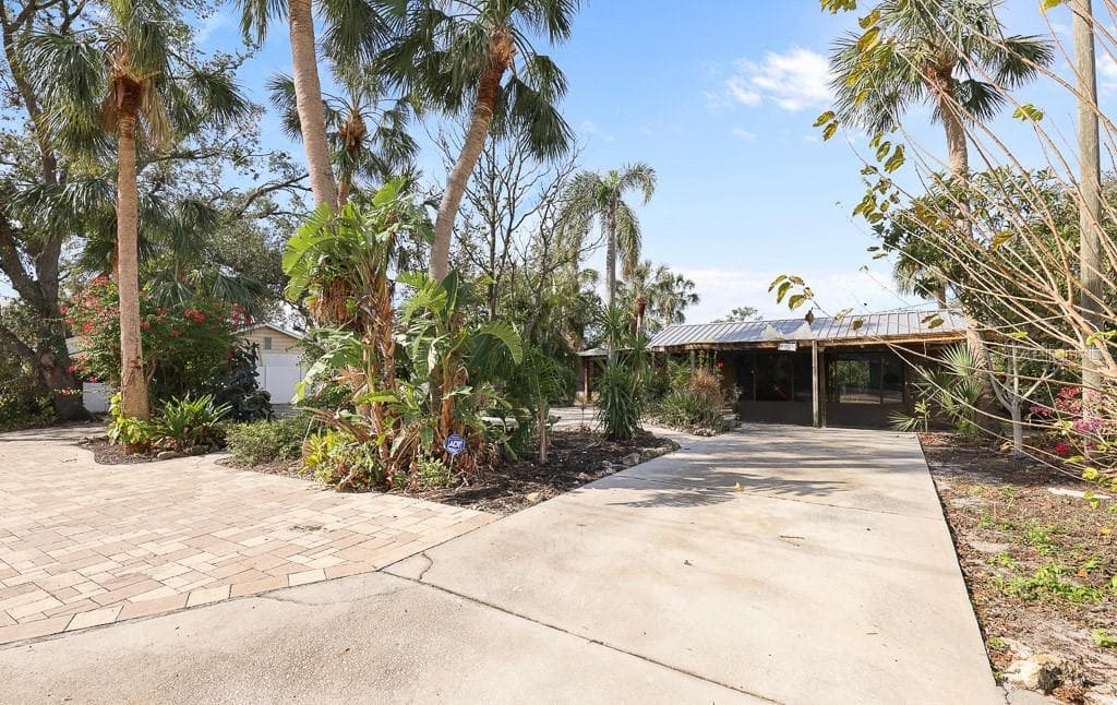 8825 OAK STREET RIVERVIEW, FL 33578
