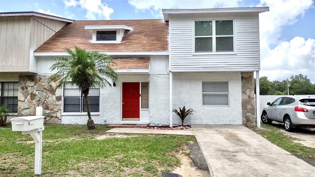704 GASPARINO COURT SEFFNER, FL 33584