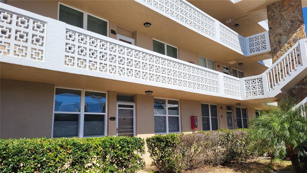 4915 BAY STREET NE UNIT 335 ST PETERSBURG, FL 33703